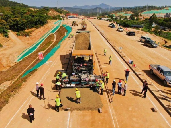 乌鲁木齐高速公路